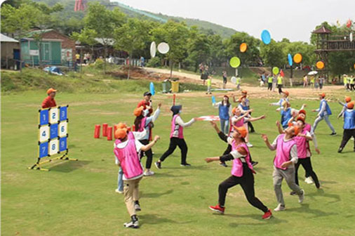 展梦想的翅膀，谱青春的华章，铸优秀的团队...